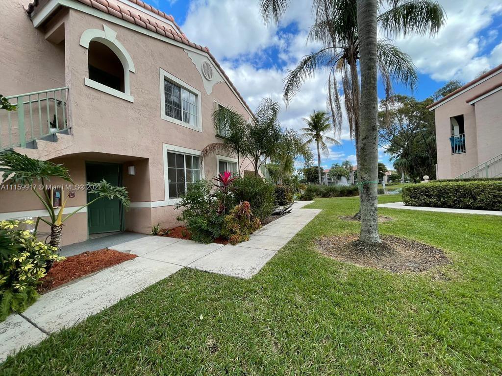 GORGEOUSLY RENOVATED 1/1 IN THE DESIRABLE SAINT ANDREWS AT MIRAMAR COMMUNITY LOCATED IN THE HEART OF MIRAMAR. BEAUTIFULLY RENOVATED KITCHEN WITH BRAND NEW APPLIANCES. NEWLY RENOVATED BATHROOM COMMUNITY OFFERS RESIDENTS AMAZING AMENITIES INCLUDING CLUB HOUSE, POOL, JACUZZI, STATE OF THE ART FITNESS CENTER, RACQUETBALL COURTS, CHILDREN'S PLAY AREA AND TONS OF GUEST PARKING. EASY TO SHOW
