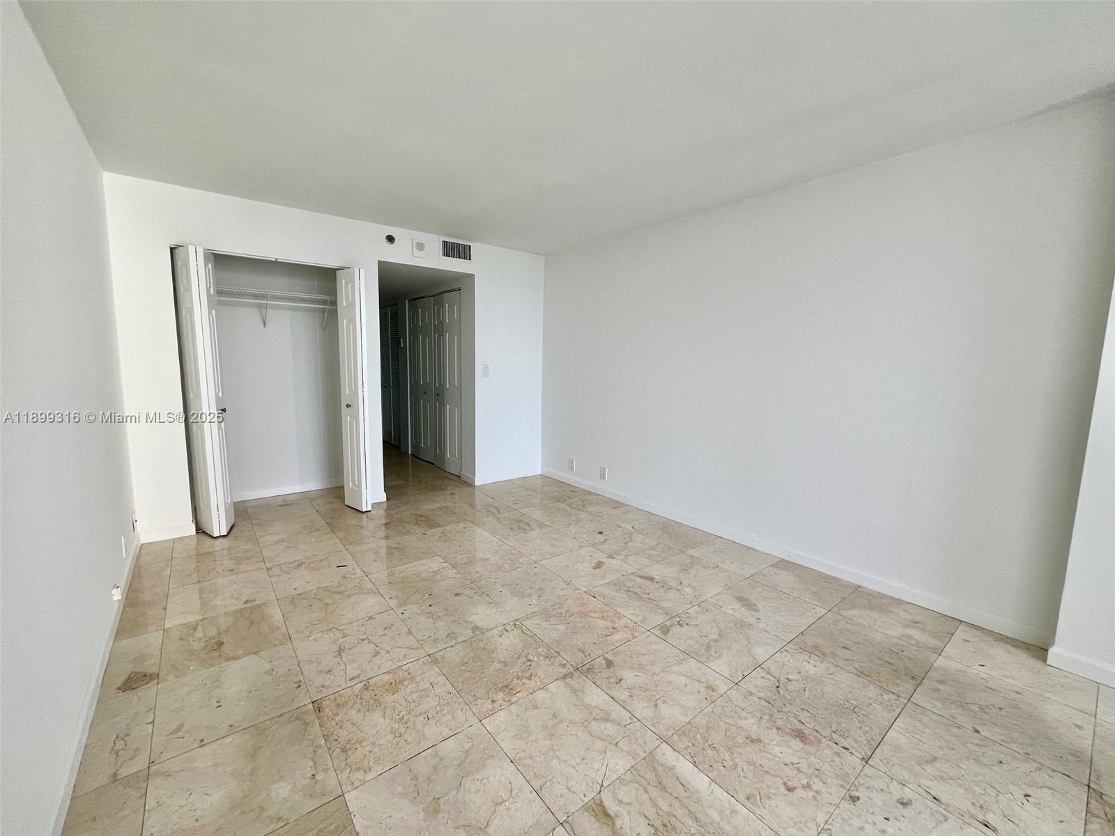 THE GRANDVIEW PALACE COND - Residential