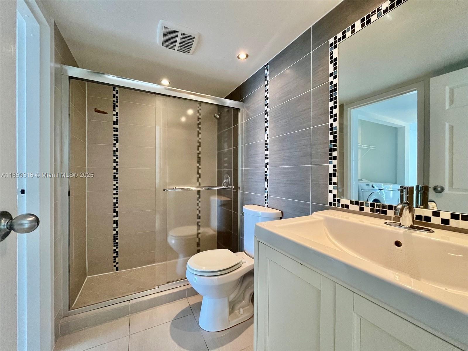 THE GRANDVIEW PALACE COND - Residential