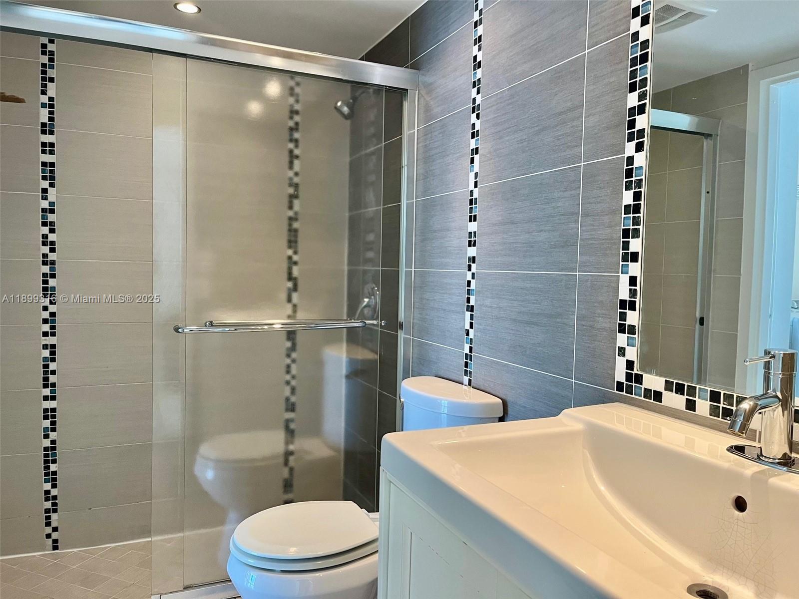 THE GRANDVIEW PALACE COND - Residential