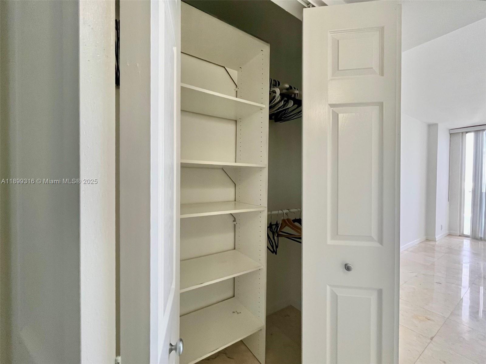 THE GRANDVIEW PALACE COND - Residential