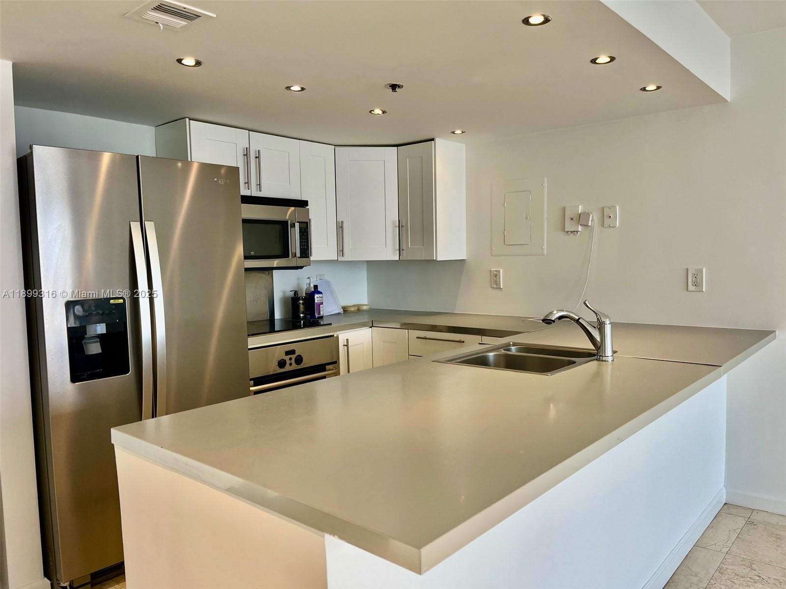 THE GRANDVIEW PALACE COND - Residential