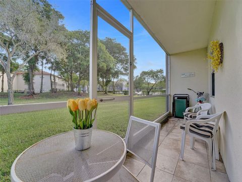 Condominium in Pembroke Pines FL 251 134th Way Way 20.jpg