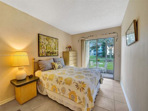 Condominium in Pembroke Pines FL 251 134th Way Way 16.jpg