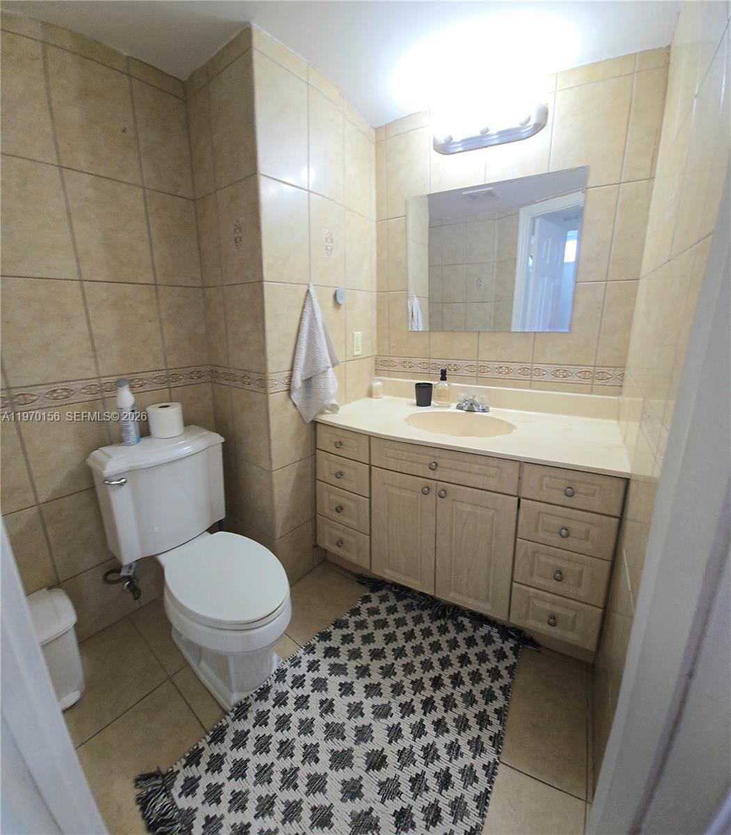 3703 NE 166th St 409