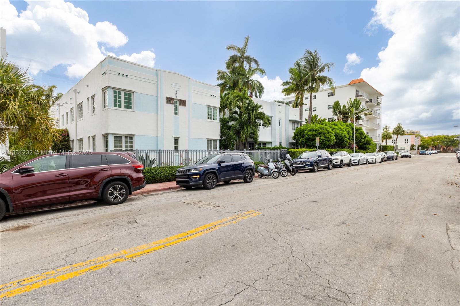 735 CONDO - Residential