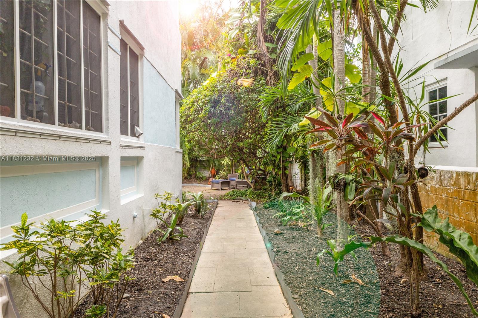 735 CONDO - Residential