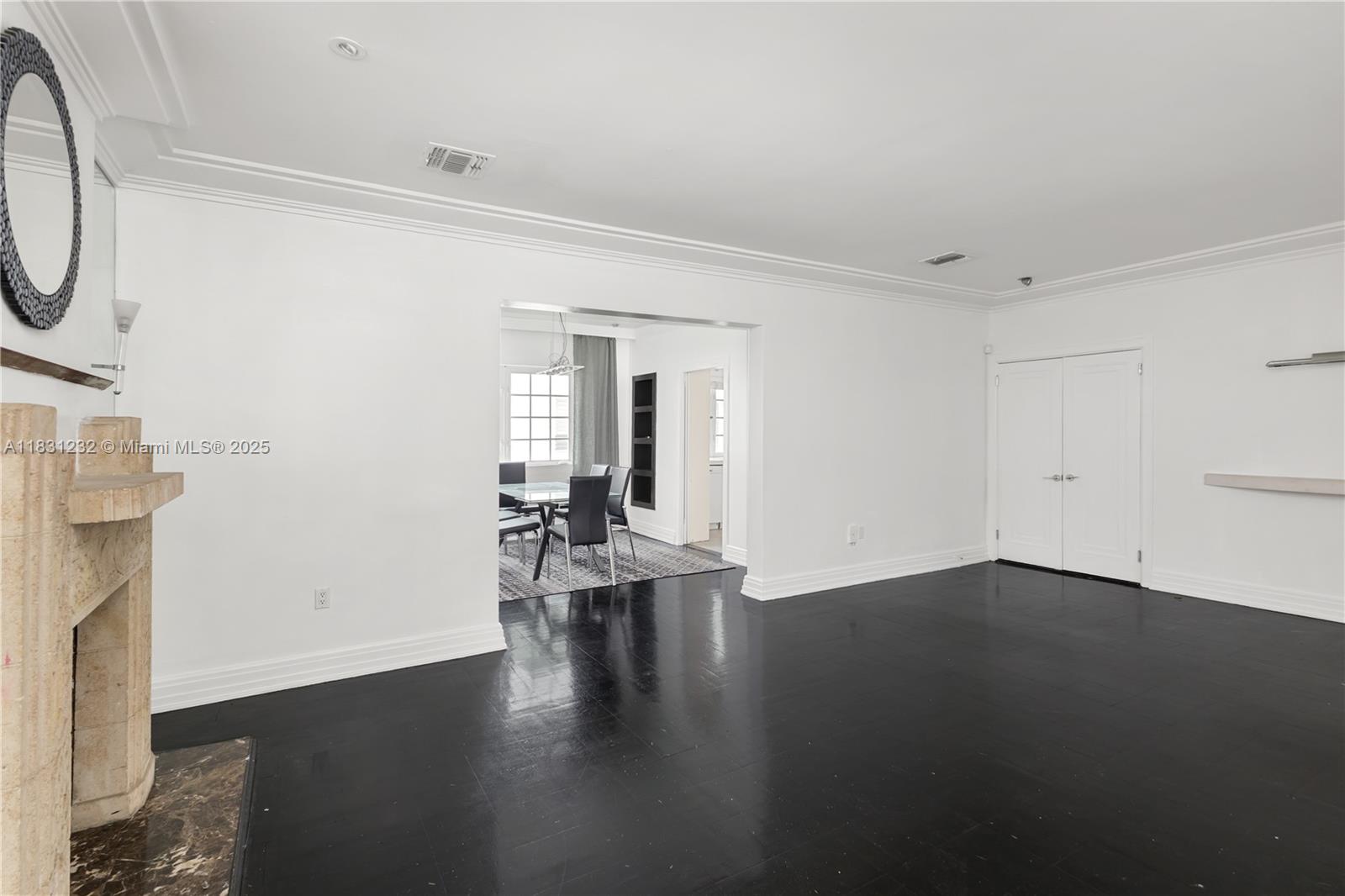 735 CONDO - Residential