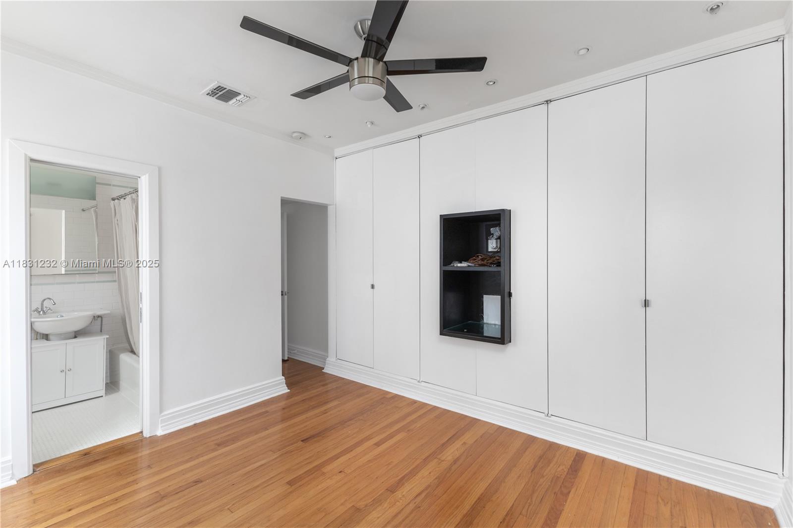 735 CONDO - Residential