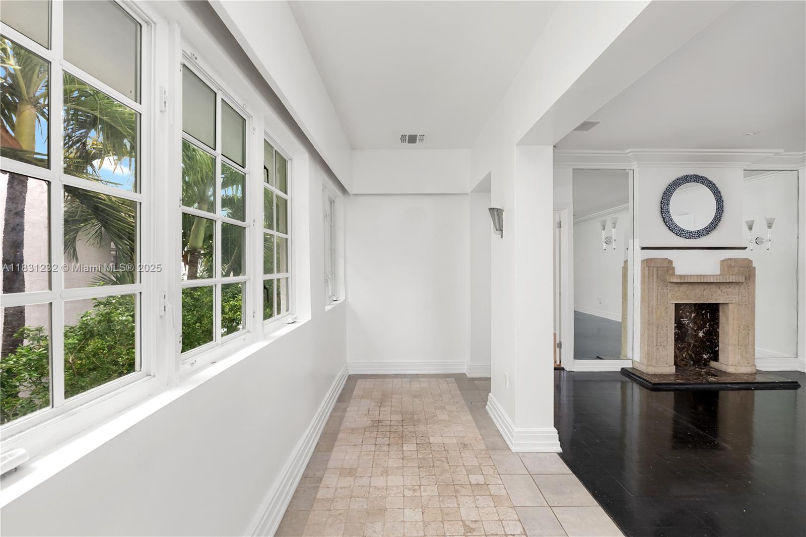 735 CONDO - Residential