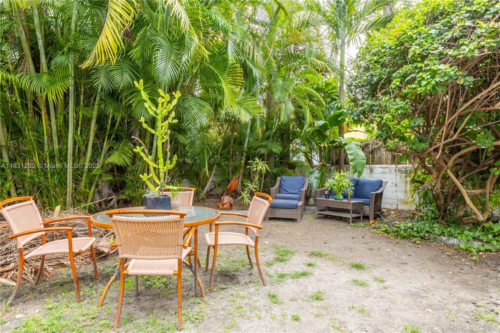 735 CONDO - Residential