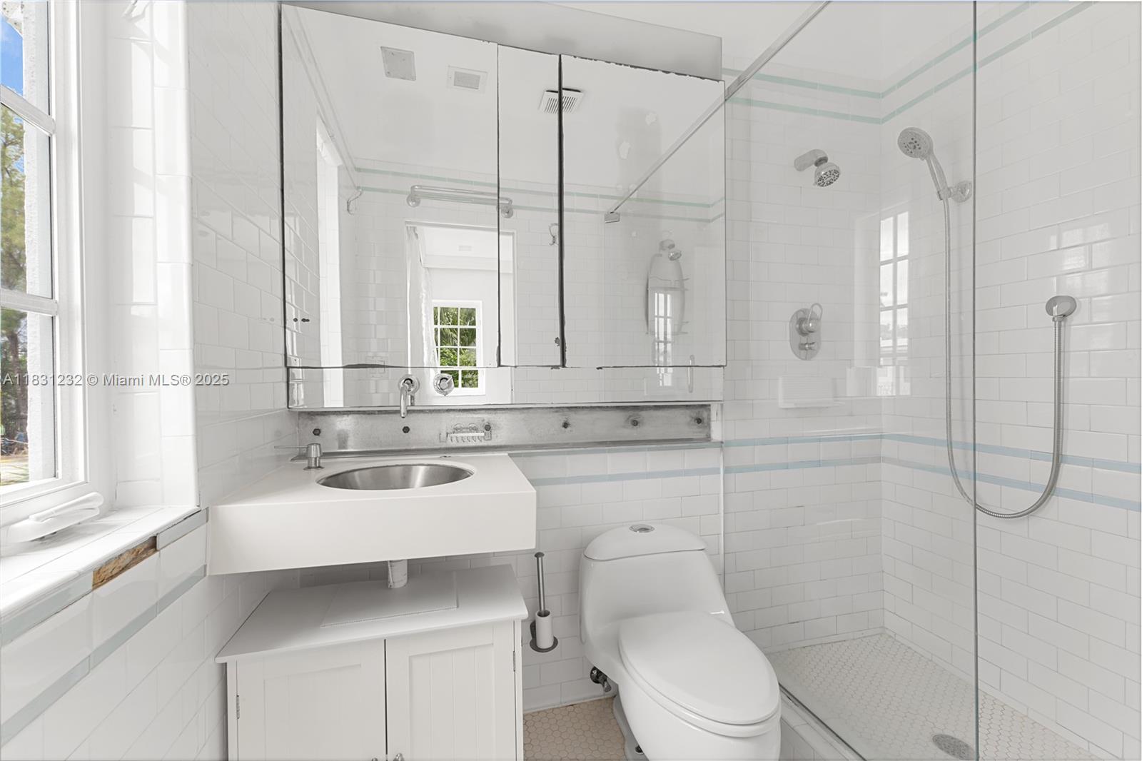 735 CONDO - Residential