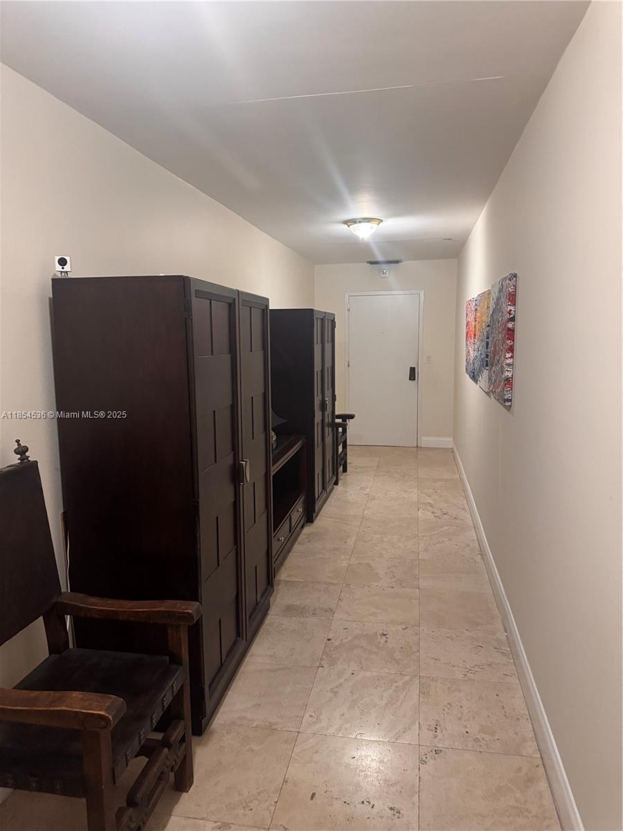 TOWERS OF KEY BISCAYNE CO - Residential Lease