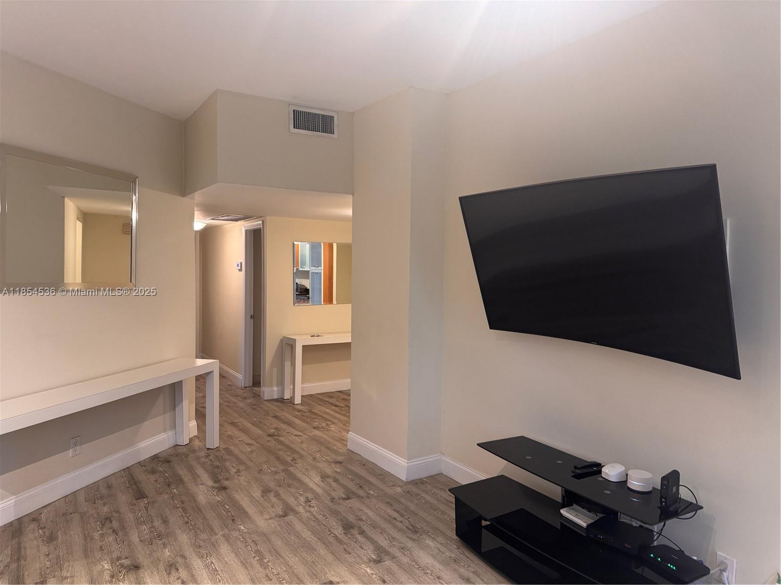 TOWERS OF KEY BISCAYNE CO - Residential Lease