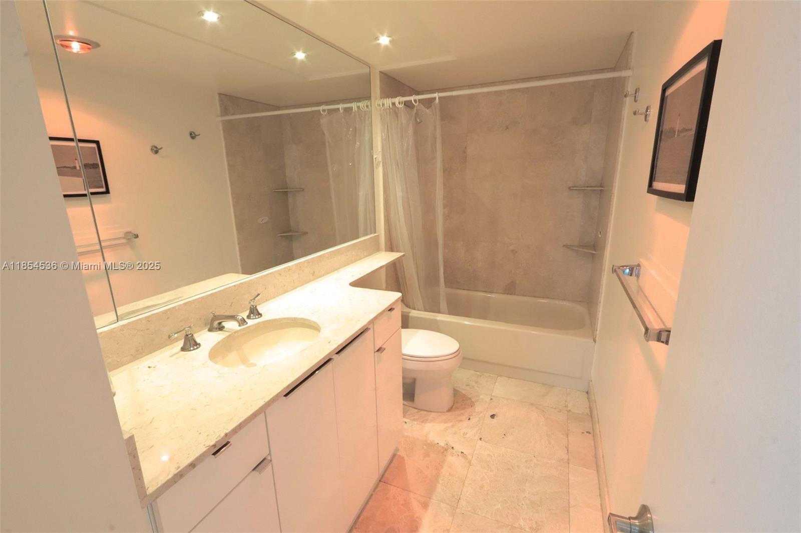 TOWERS OF KEY BISCAYNE CO - Residential Lease