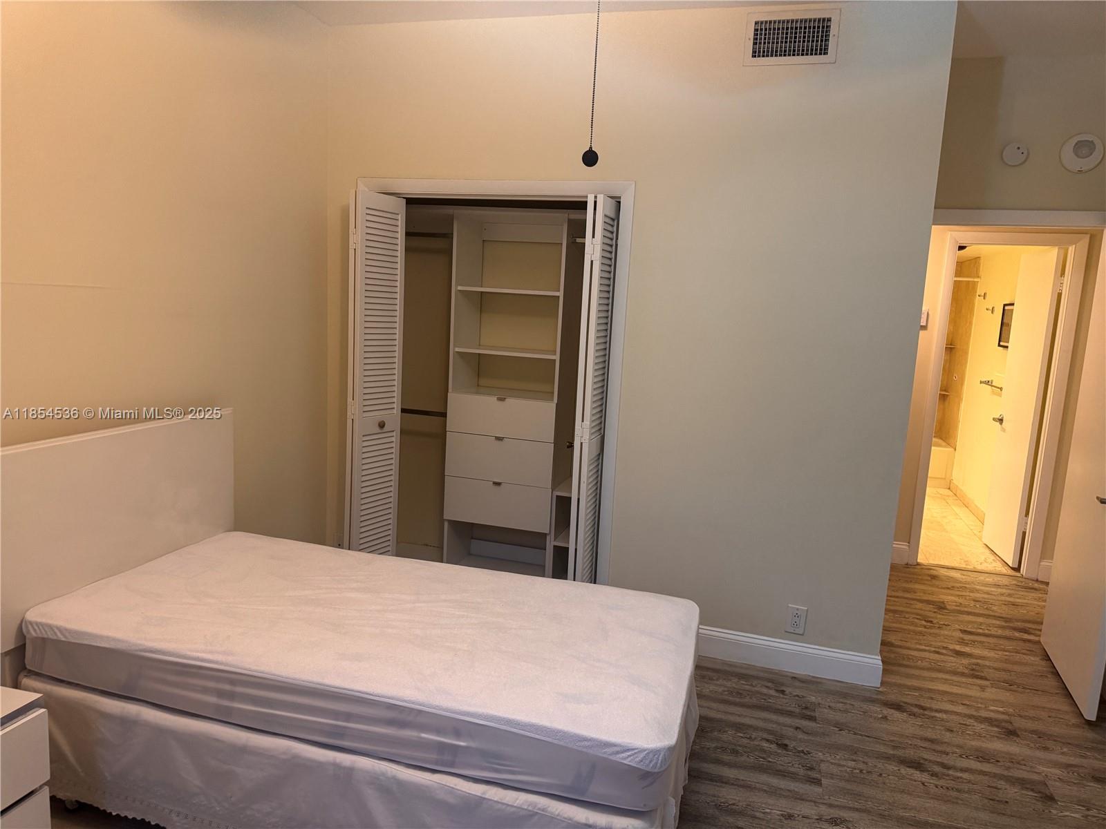 TOWERS OF KEY BISCAYNE CO - Residential Lease