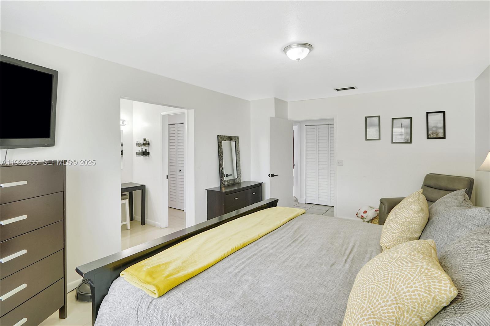 MEADOW WOOD MANOR SEC 5 - Residential