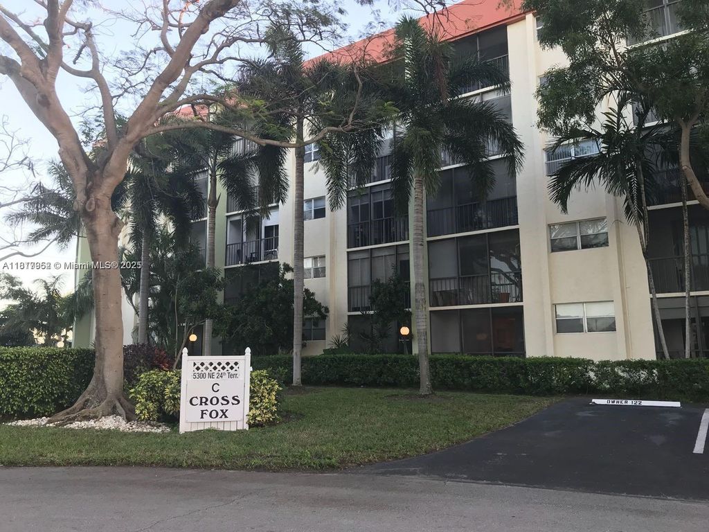 Photo of 5300 NE 24th Ter #232C, Fort Lauderdale, FL 33308 (MLS # A11817952)