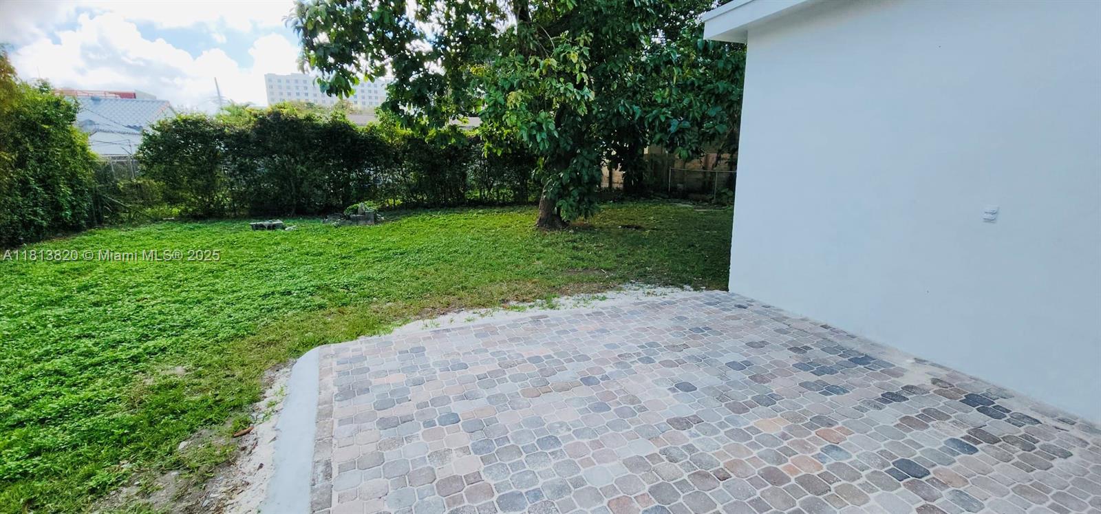 N MIAMI ESTATES - Residential