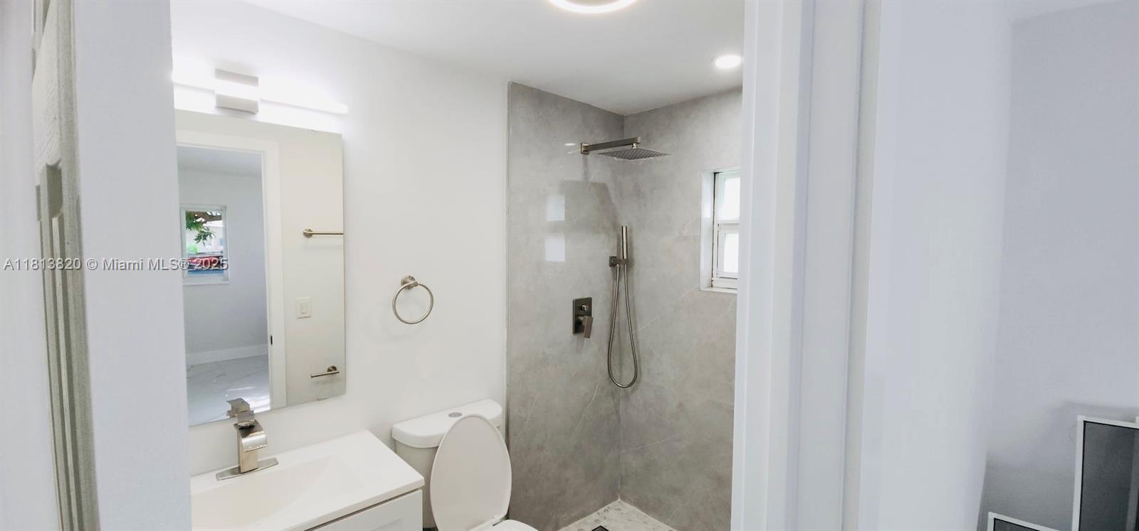 N MIAMI ESTATES - Residential
