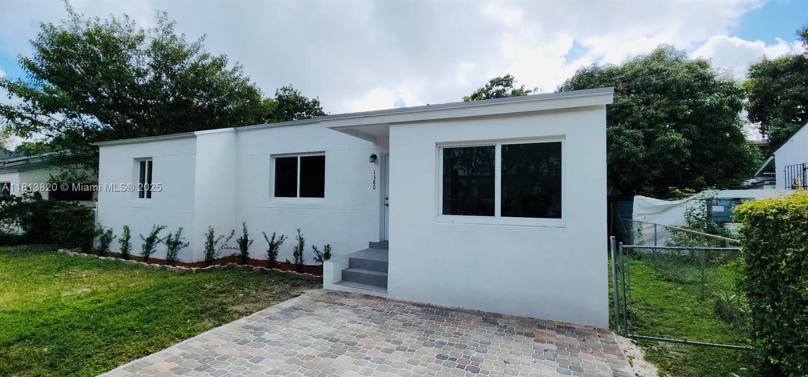 N MIAMI ESTATES - Residential