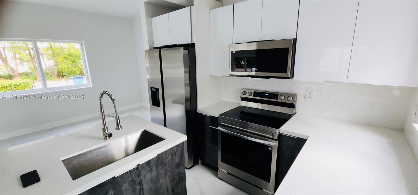 N MIAMI ESTATES - Residential