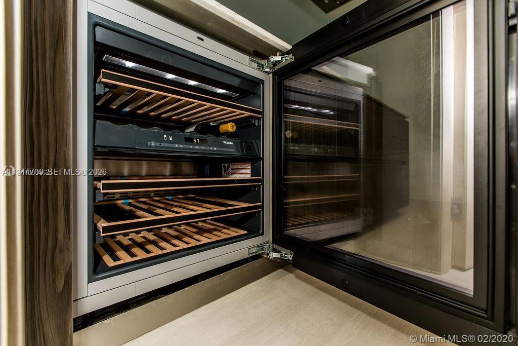 1000 BRICKELL PLAZA PH6105