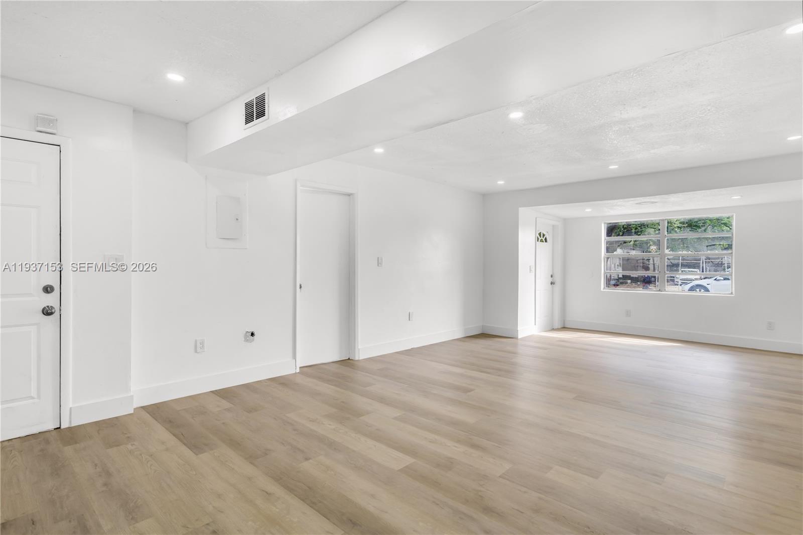 BREEZY PARK - Residential