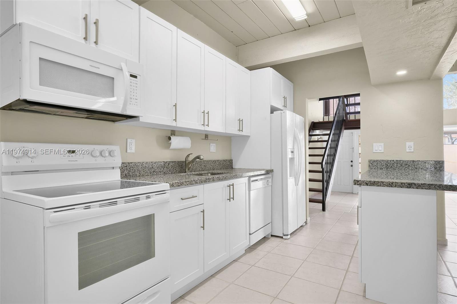 SUNSET PARK LAKE VILLAS S - Residential