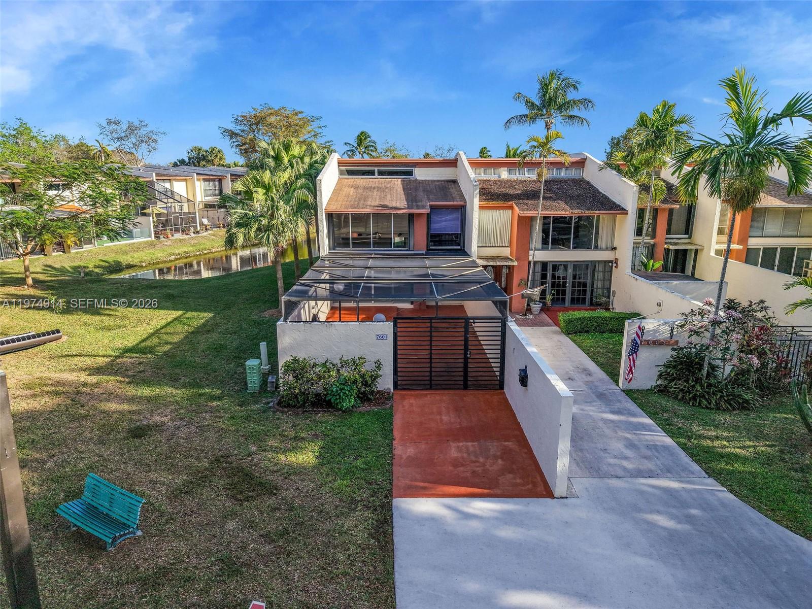 SUNSET PARK LAKE VILLAS S - Residential