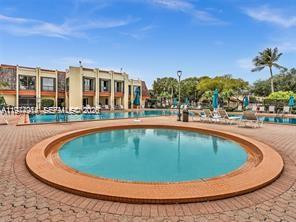 SUNSET PARK LAKE VILLAS S - Residential