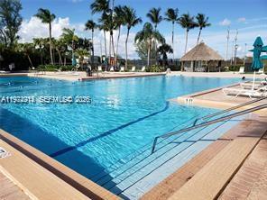 SUNSET PARK LAKE VILLAS S - Residential