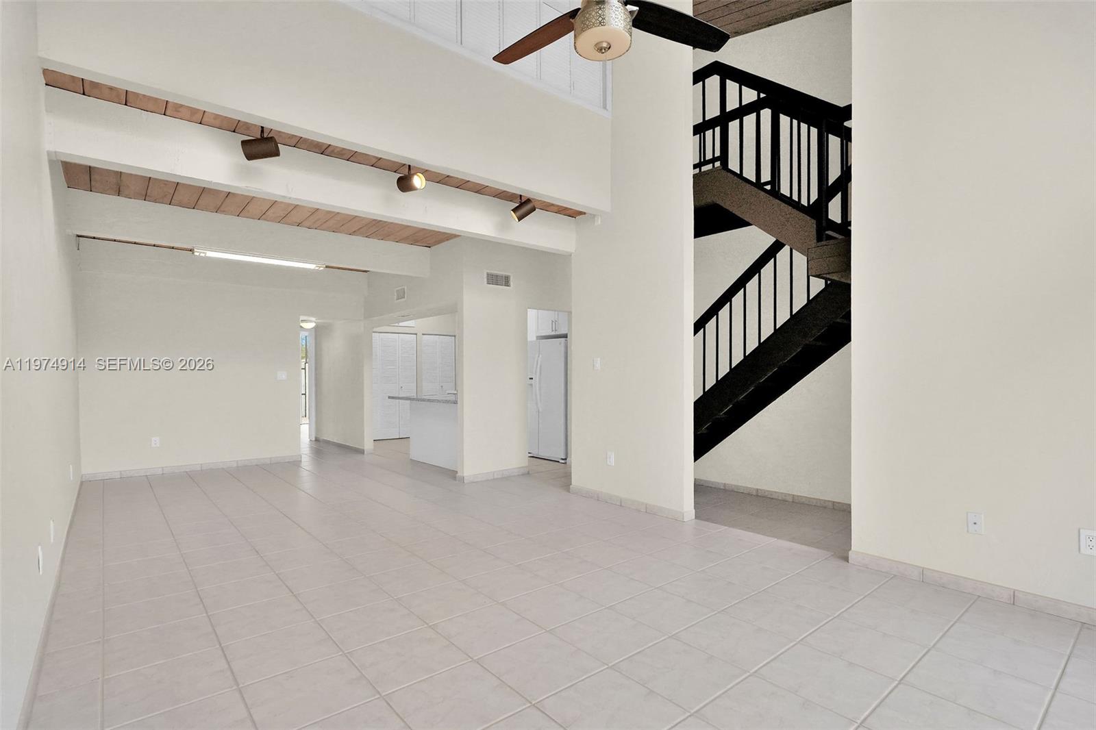 SUNSET PARK LAKE VILLAS S - Residential