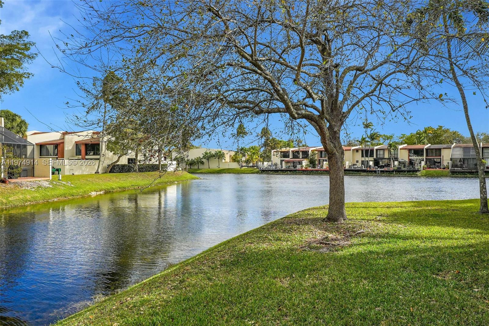 SUNSET PARK LAKE VILLAS S - Residential