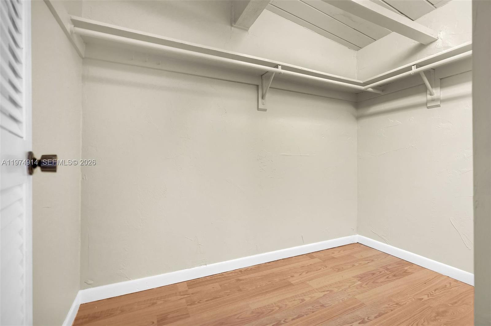 SUNSET PARK LAKE VILLAS S - Residential