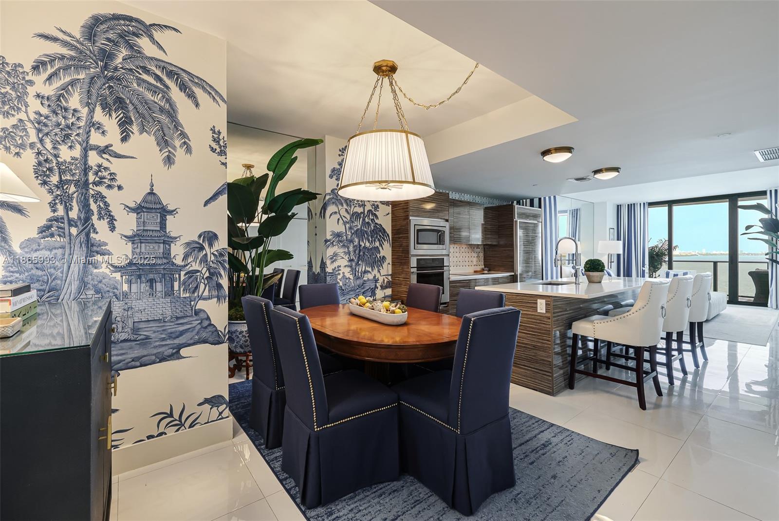 ICON BAY CONDO - Residential