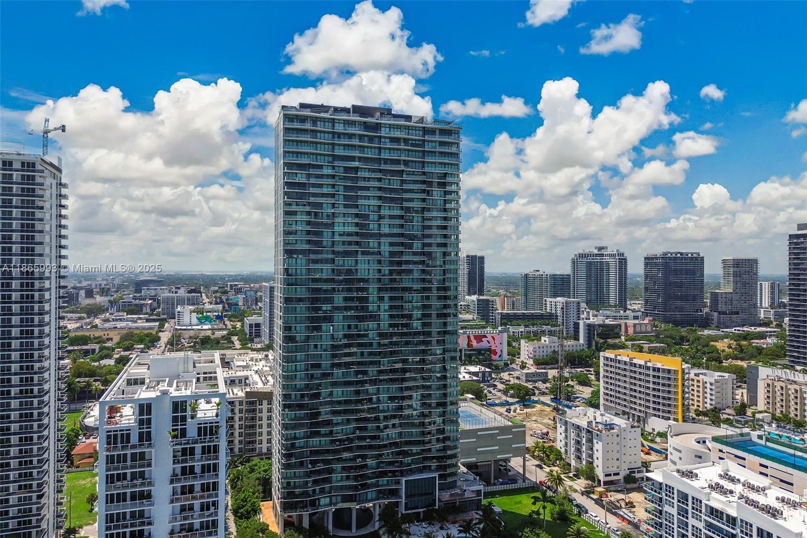 ICON BAY CONDO - Residential