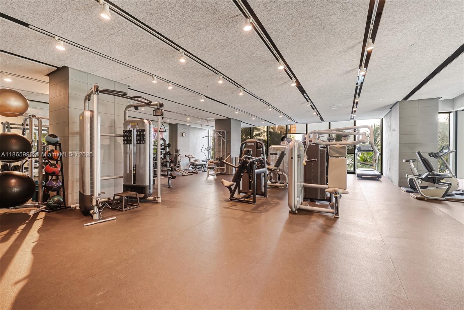 ICON BAY CONDO - Residential