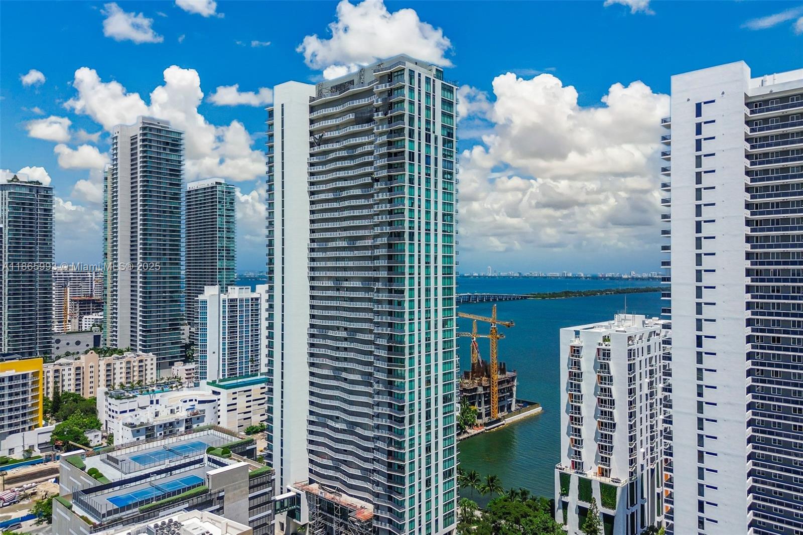 ICON BAY CONDO - Residential