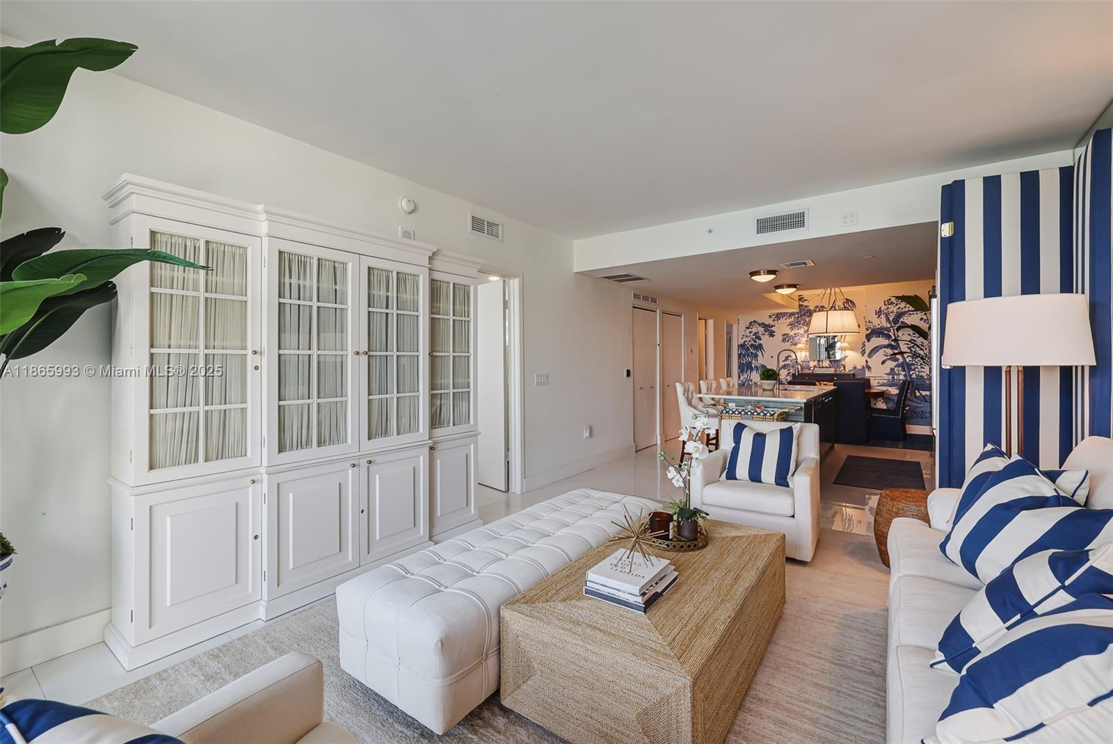 ICON BAY CONDO - Residential