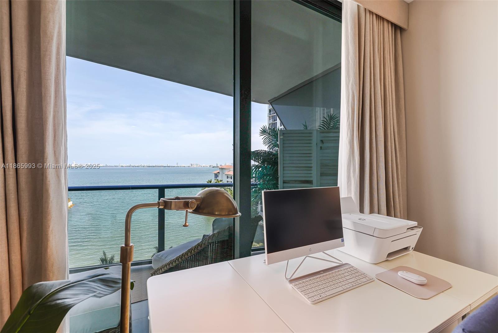 ICON BAY CONDO - Residential