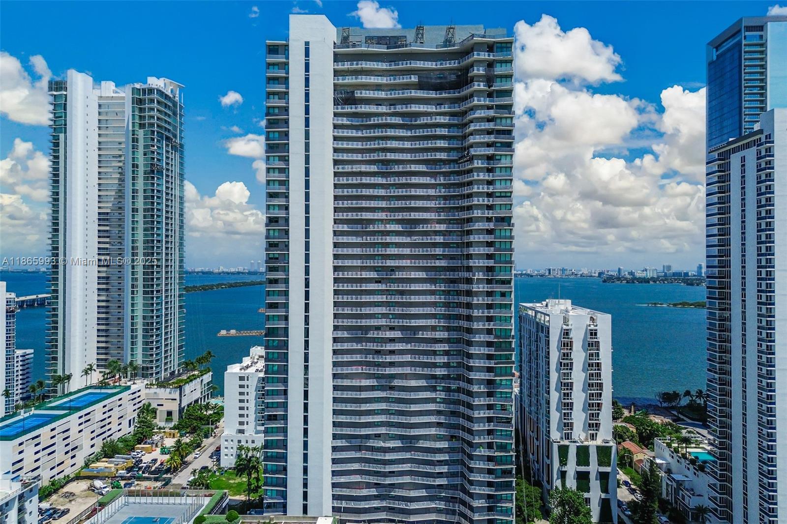 ICON BAY CONDO - Residential