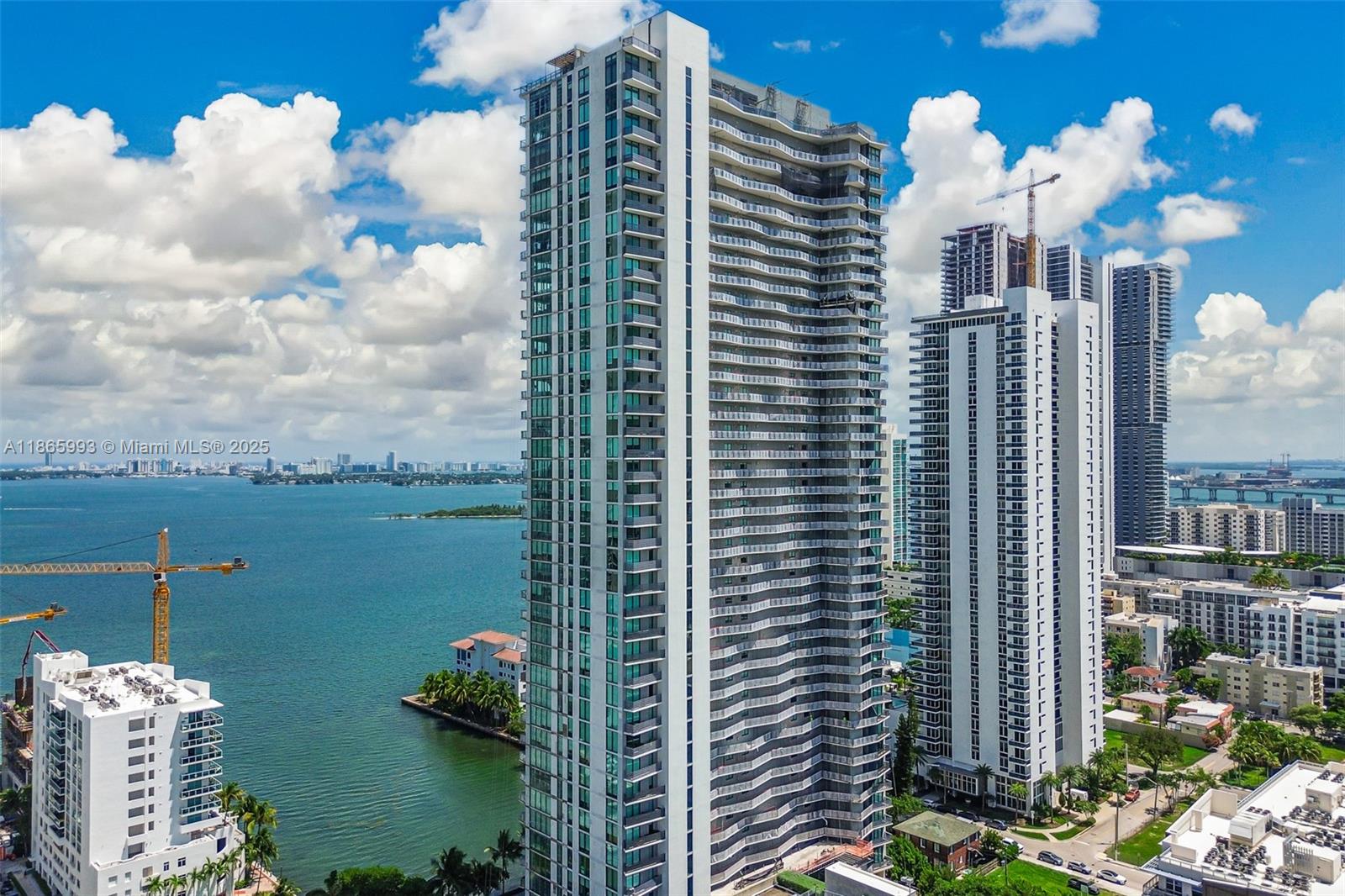 ICON BAY CONDO - Residential