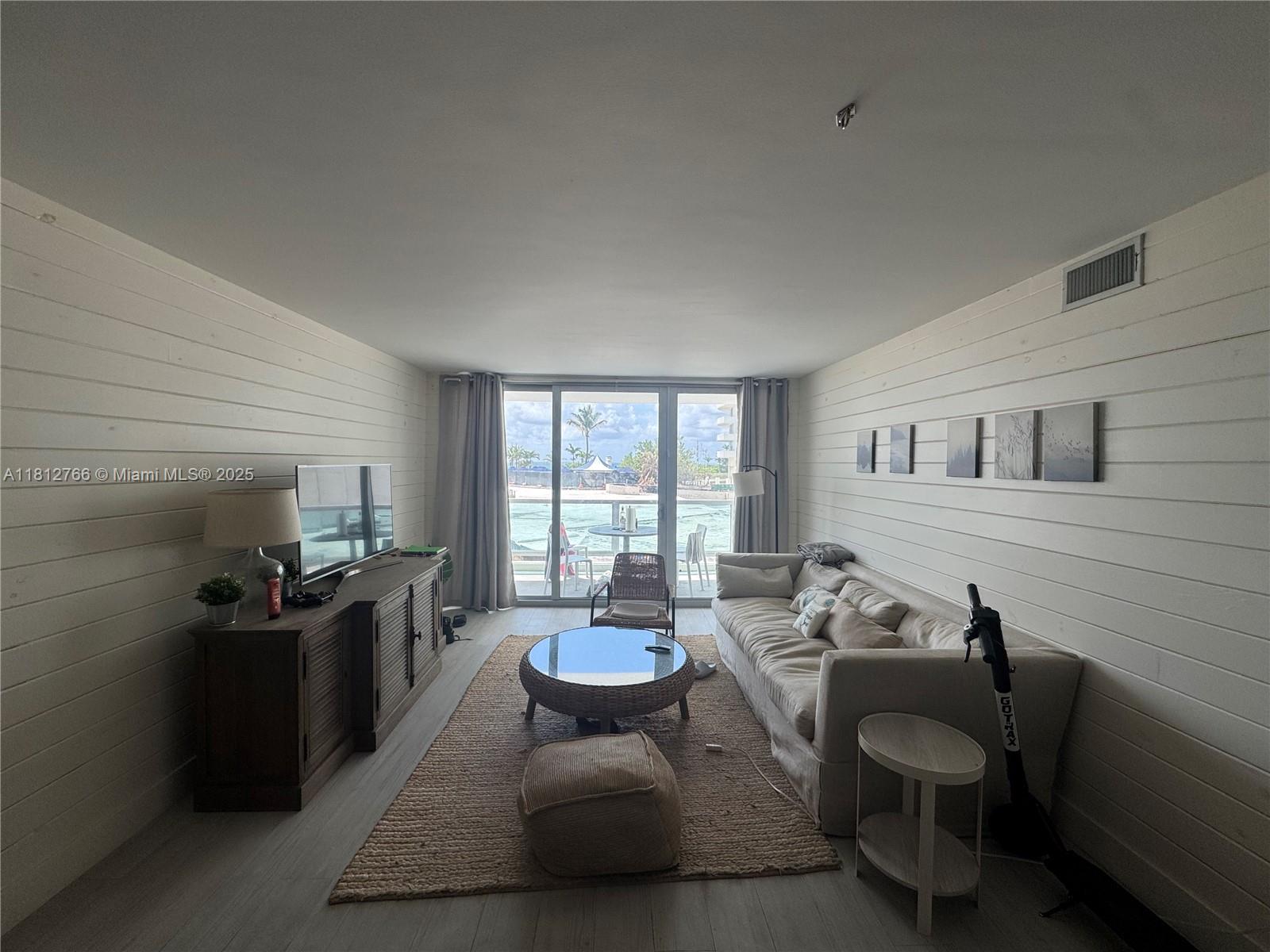5161 Collins Ave 315