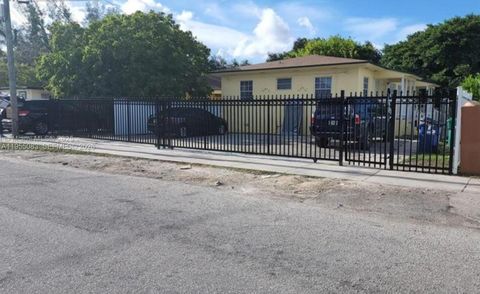 2729 NW 47th St Miami FL 33142