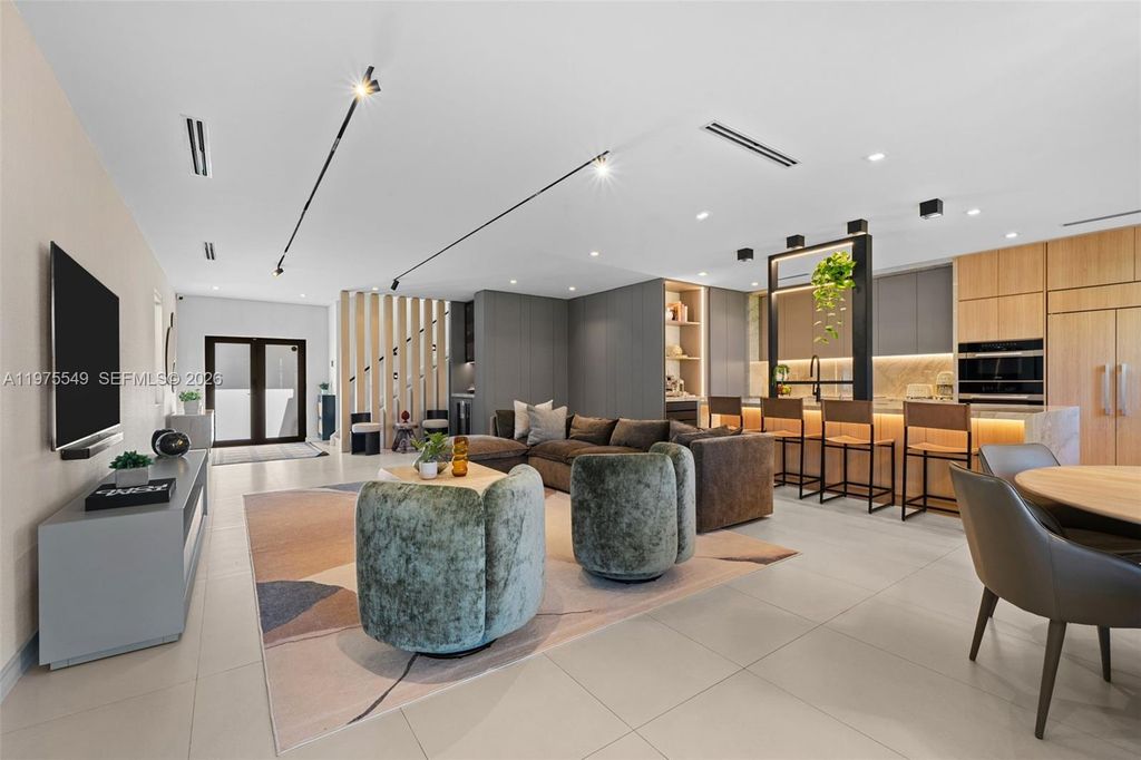 Photo of 1077 Golden Cane Dr, Weston, FL 33327 (MLS # A11975549)