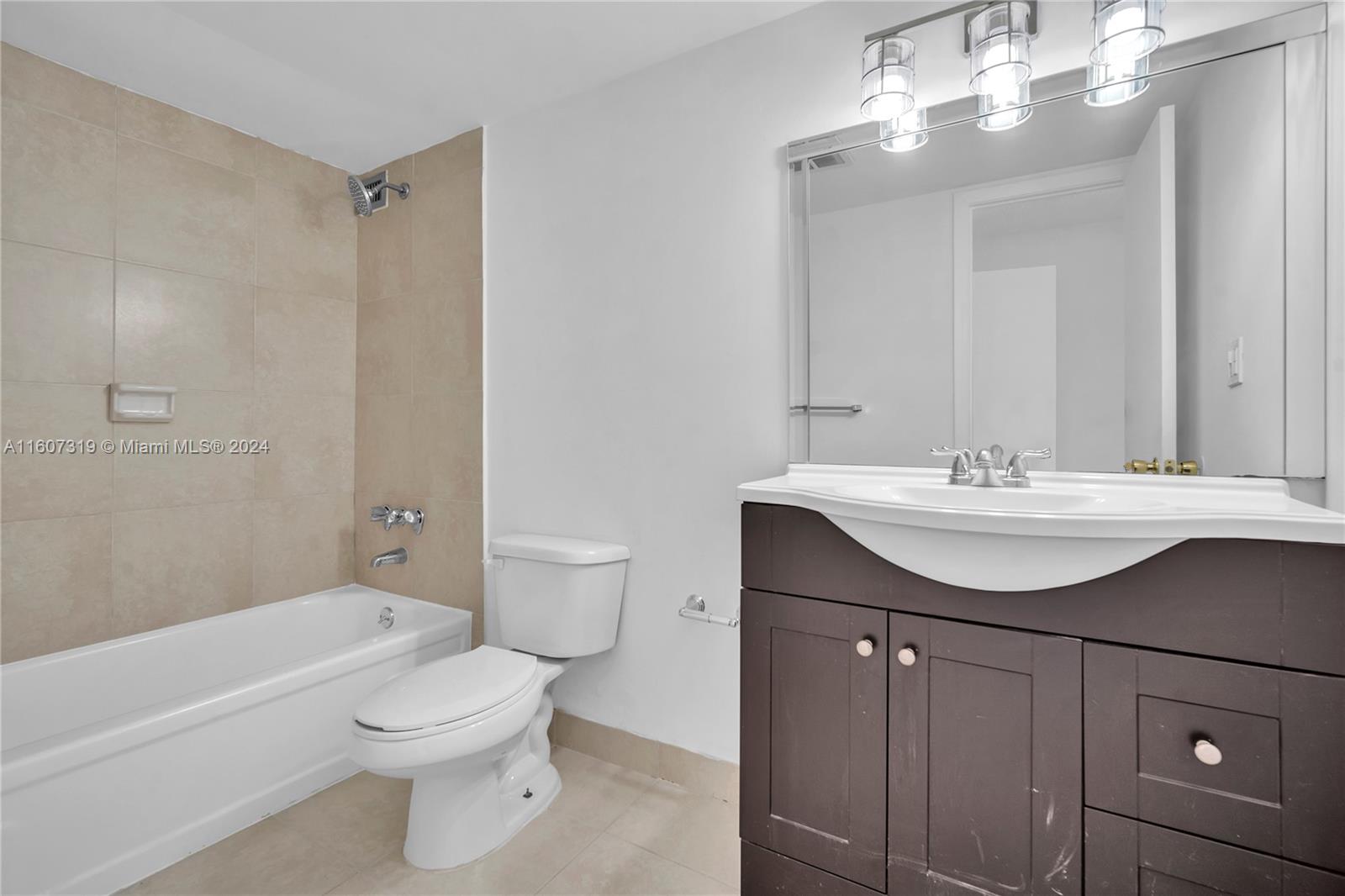 COMMODORE PLAZA CONDO - Residential