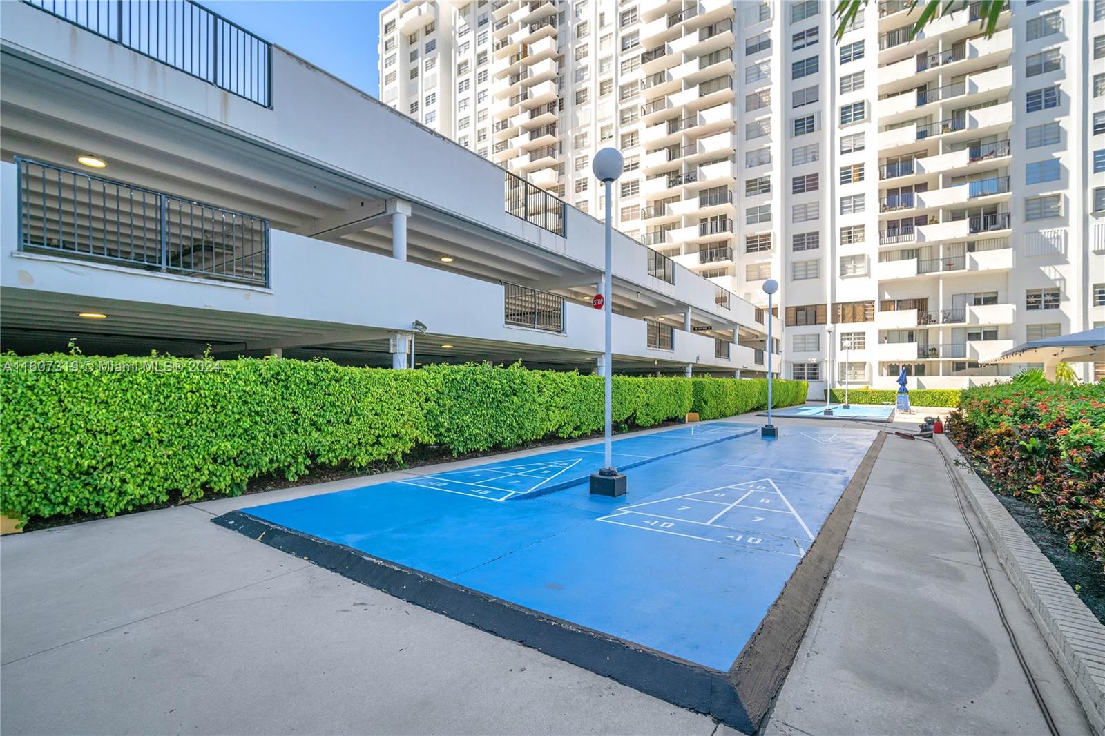 COMMODORE PLAZA CONDO - Residential