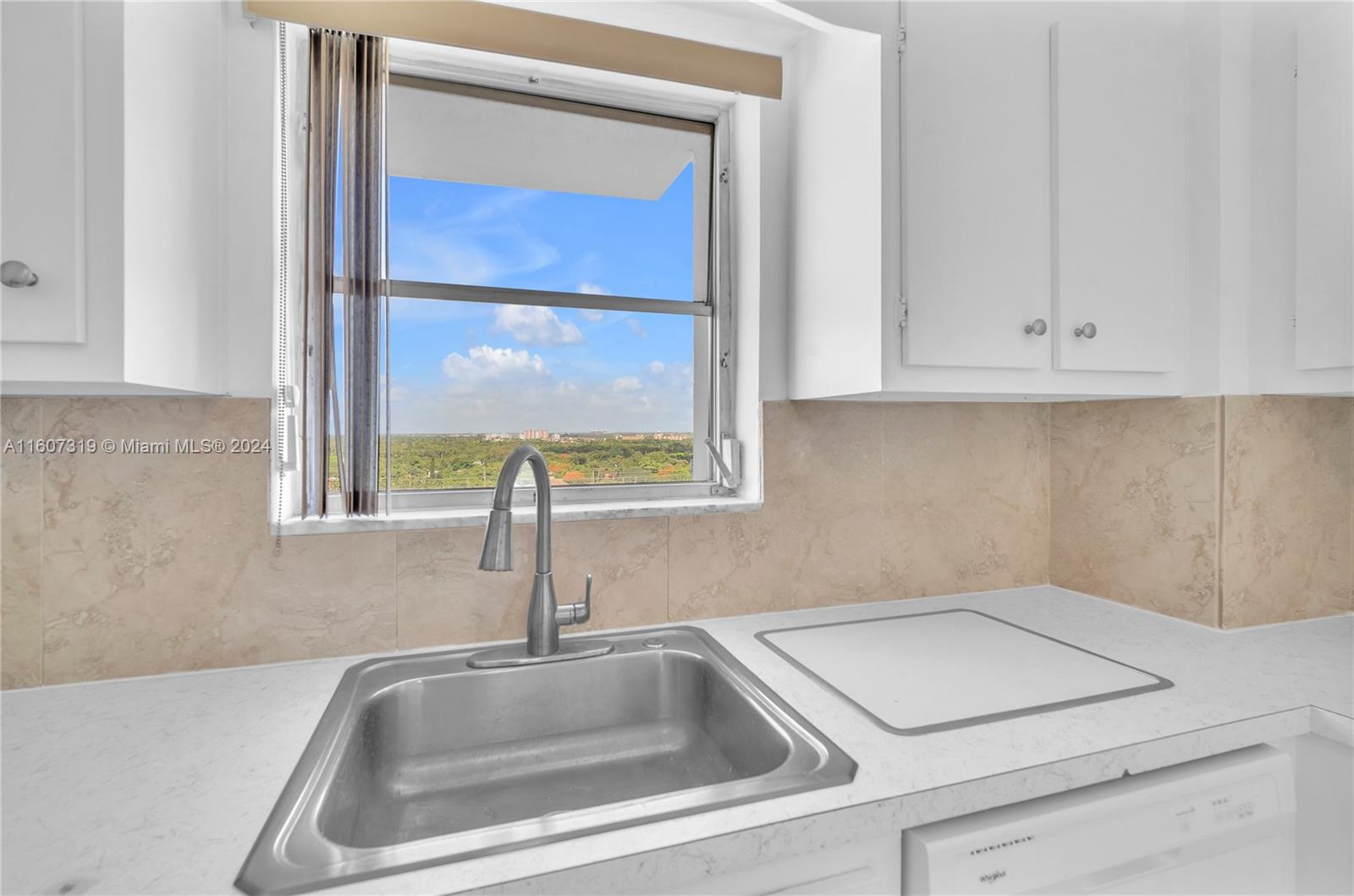 COMMODORE PLAZA CONDO - Residential