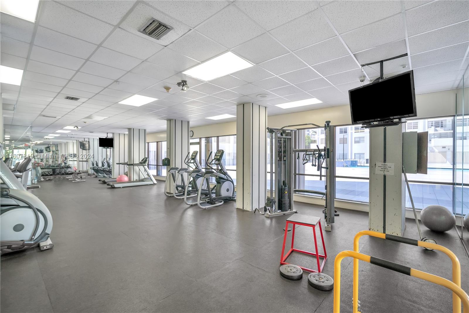 COMMODORE PLAZA CONDO - Residential